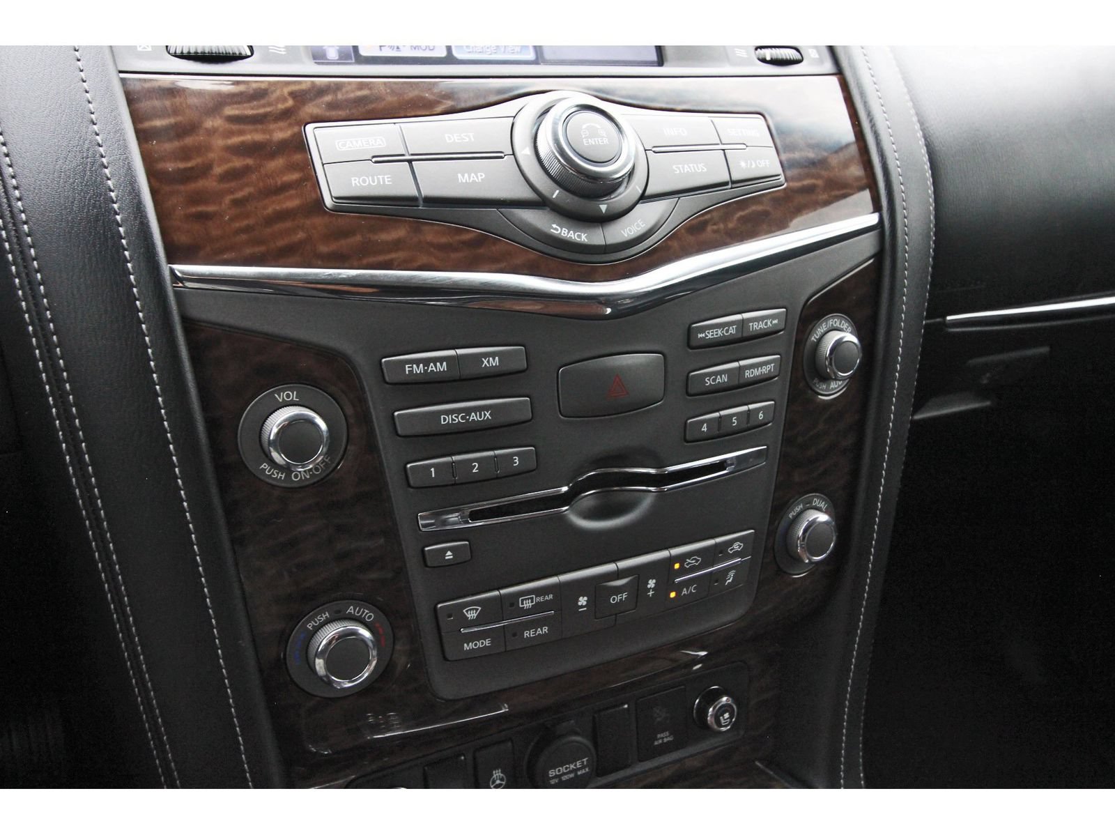 Used 2017 Nissan Armada Platinum RWD image 30