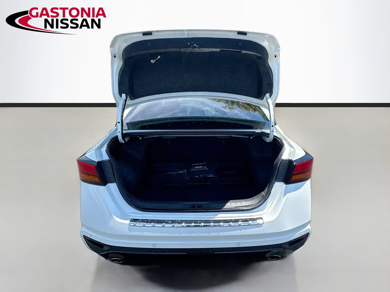 Used 2023 Nissan Altima 2.5 SR FWD image 33
