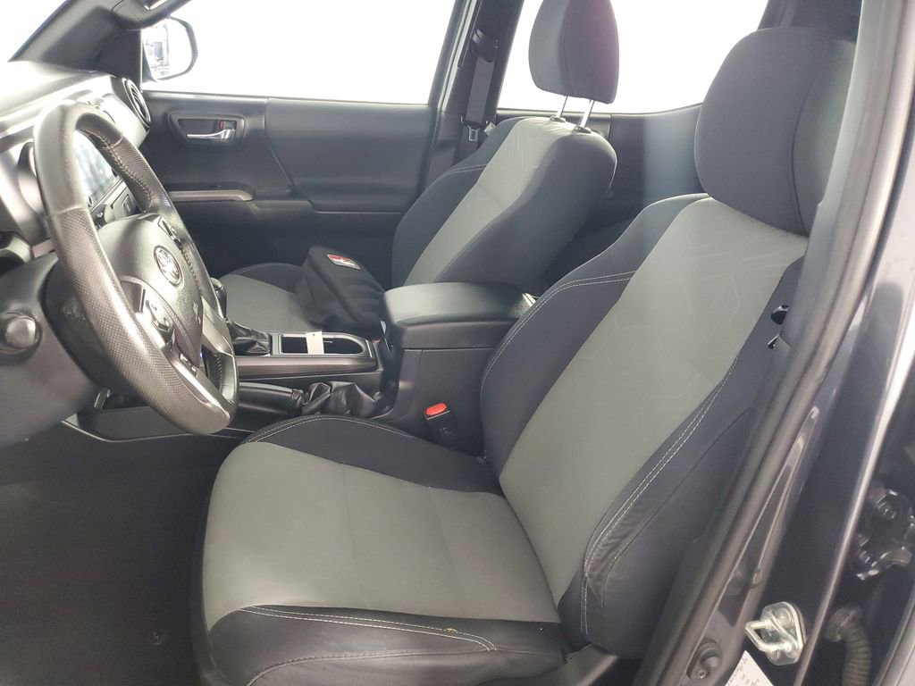 Used 2021 Toyota Tacoma TRD Sport w/ Technology Package image 13