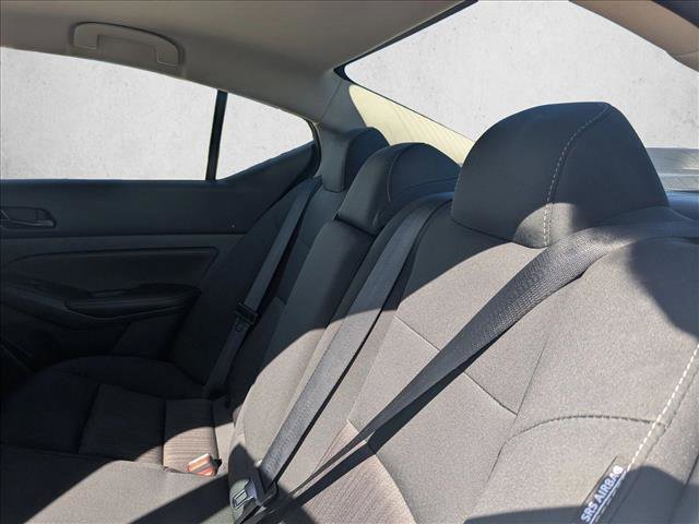 Used 2025 Nissan Altima 2.5 SV image 16