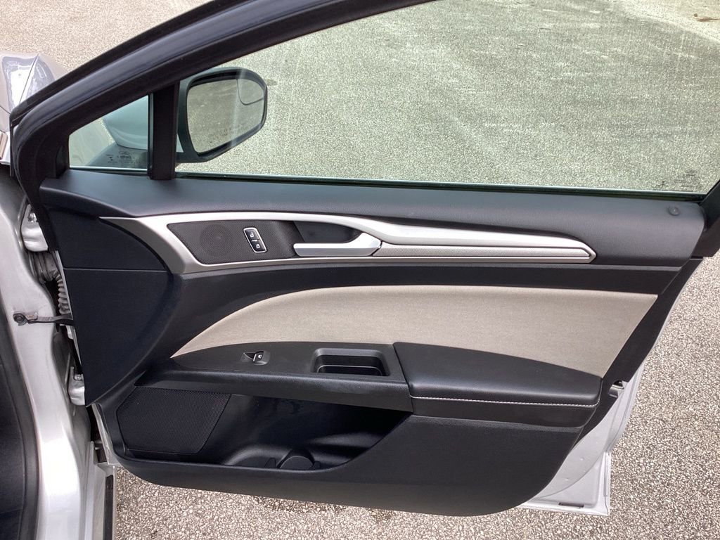 Used 2018 Ford Fusion S image 22