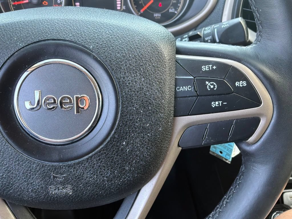 Used 2015 Jeep Cherokee Latitude w/ Cold Weather Group AWD/4WD image 22