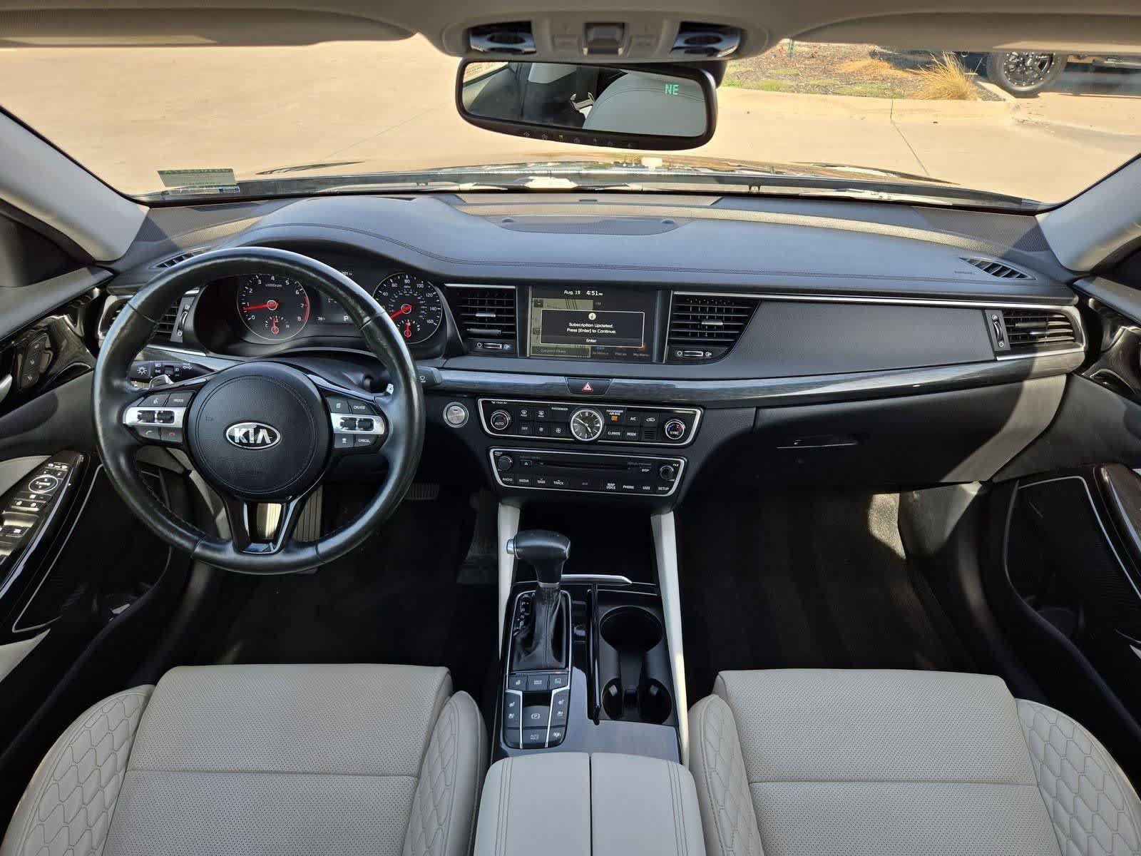 Used 2018 Kia Cadenza Limited FWD image 14