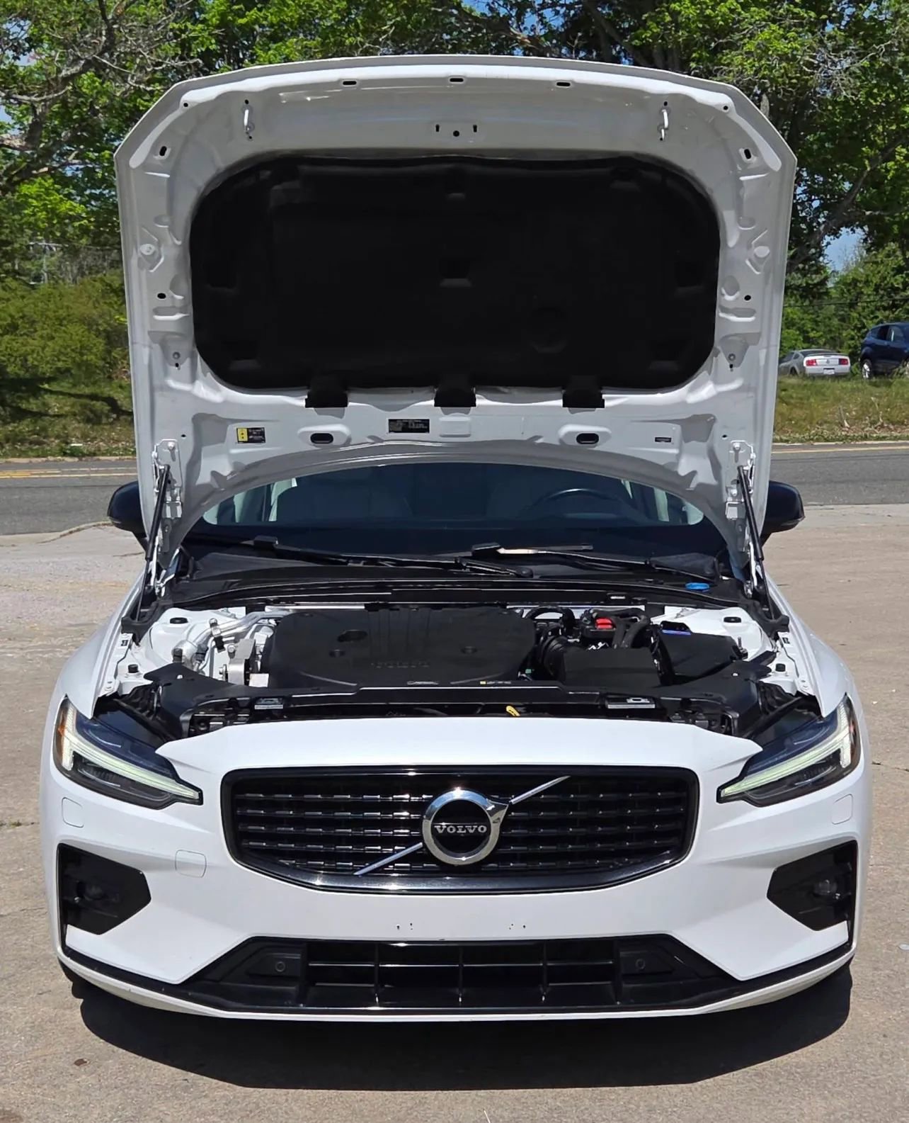 Used 2022 Volvo S60 B5 Momentum w/ Premium Package image 6