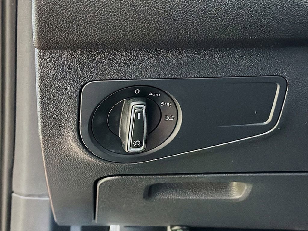 Used 2024 Volkswagen Tiguan SE R-Line image 31