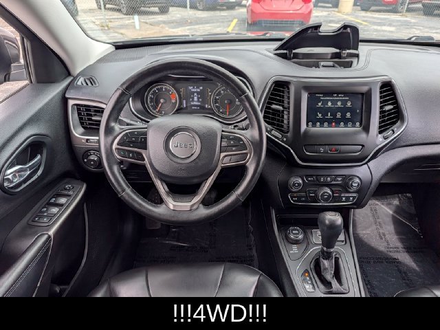 Used 2019 Jeep Cherokee Latitude Plus w/ Cold Weather Group AWD/4WD image 25