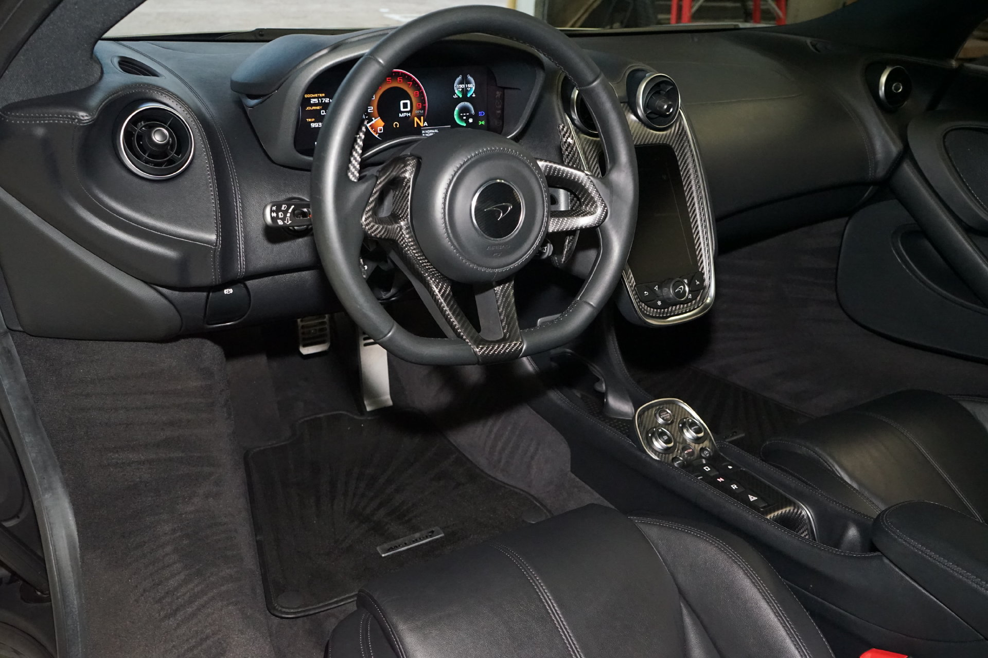 Used 2017 McLaren 570S Coupe RWD image 14