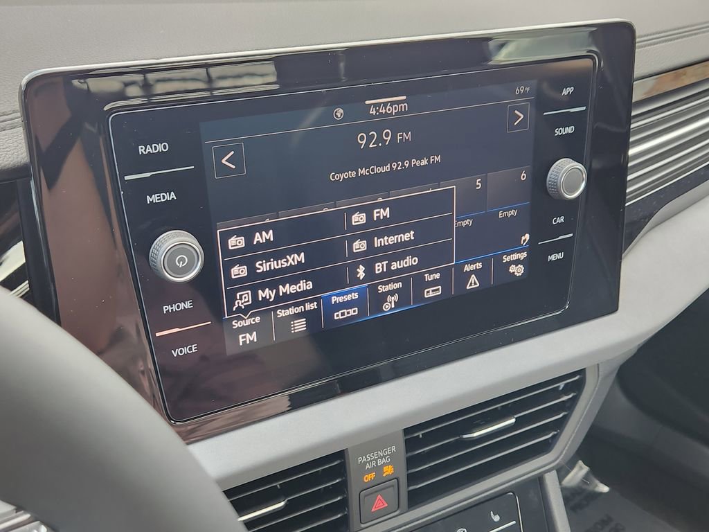 New 2026 Volkswagen Jetta SE FWD image 8