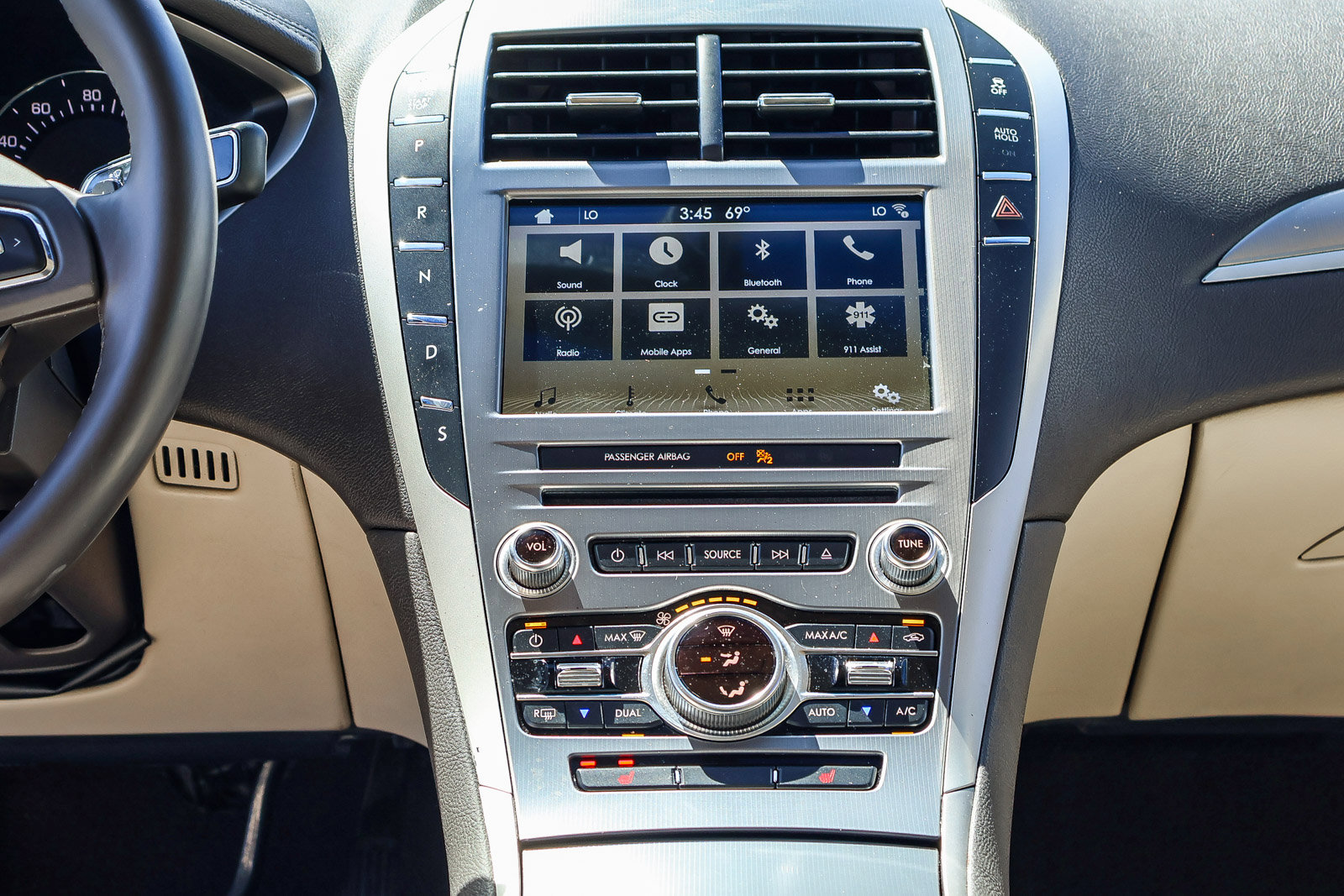 Used 2017 Lincoln MKZ Premiere image 9