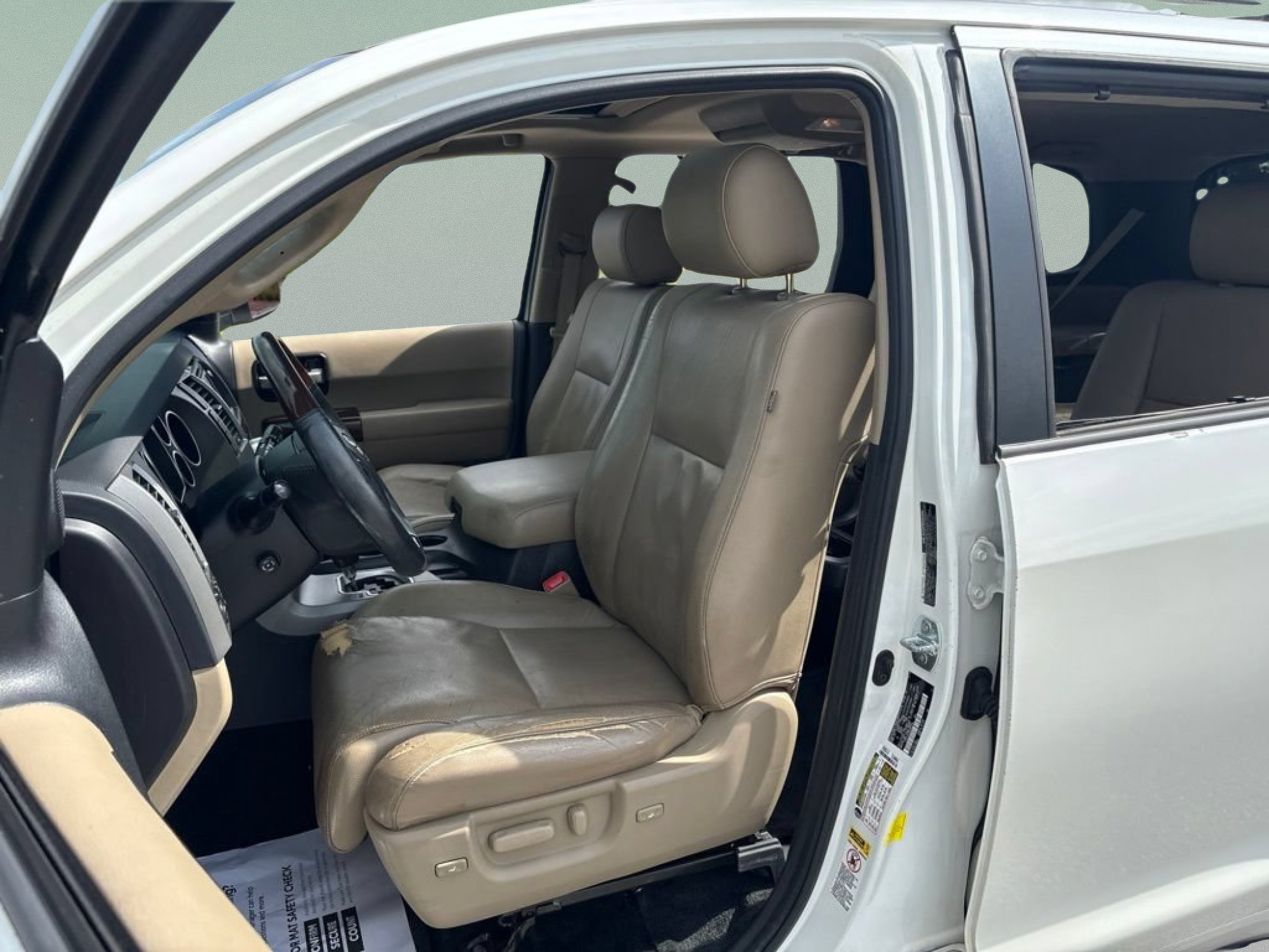 Used 2016 Toyota Sequoia Platinum RWD image 23