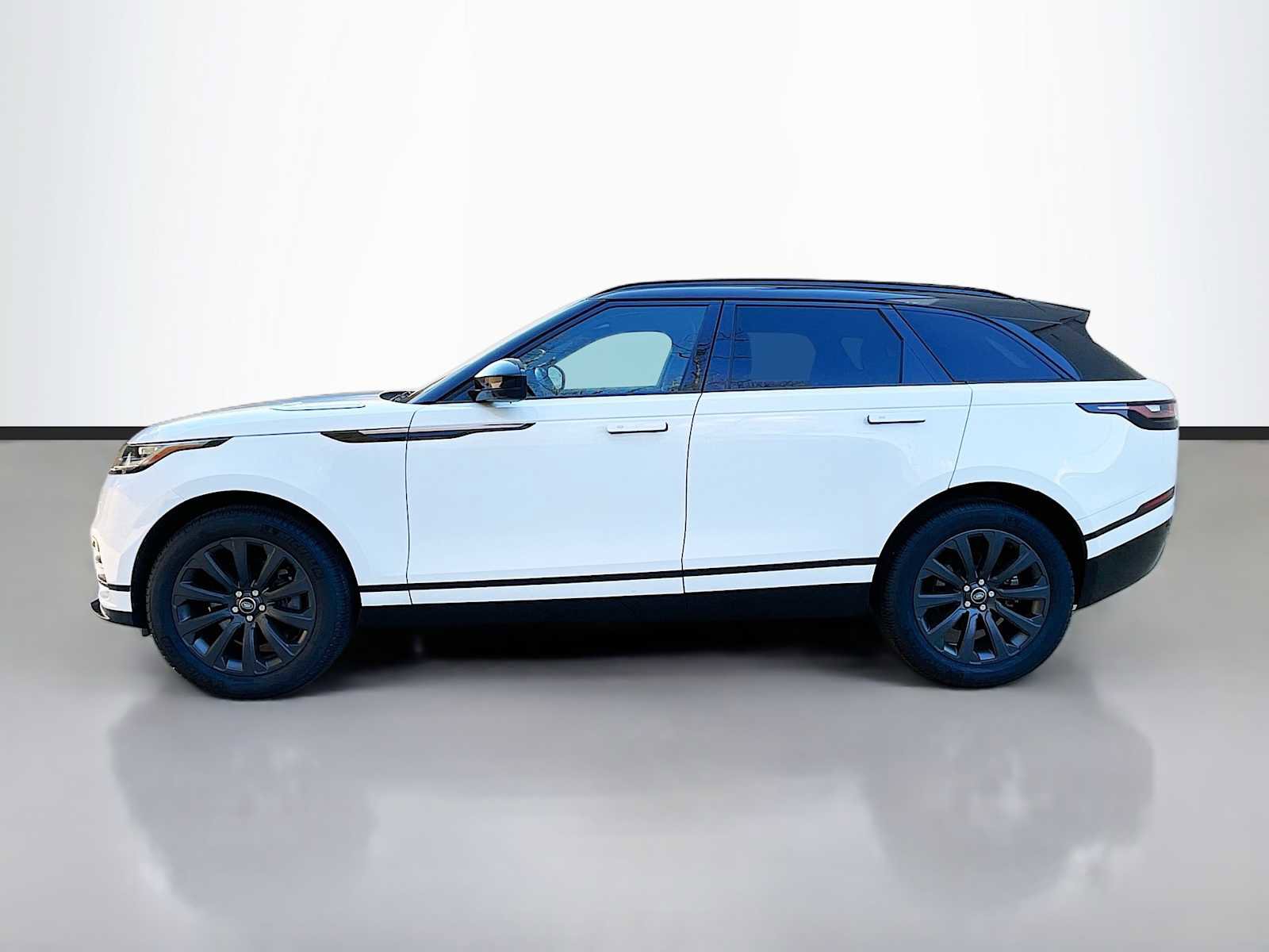 Certified 2022 Land Rover Range Rover Velar R-Dynamic S image 5