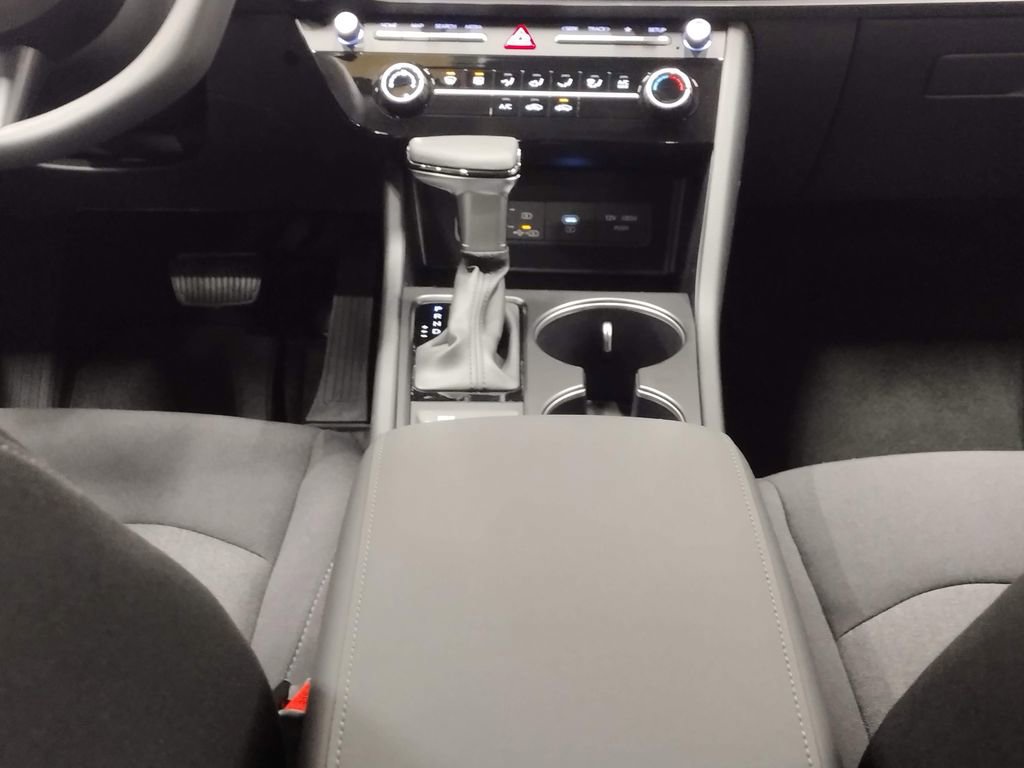Used 2025 Hyundai Sonata SE FWD image 30