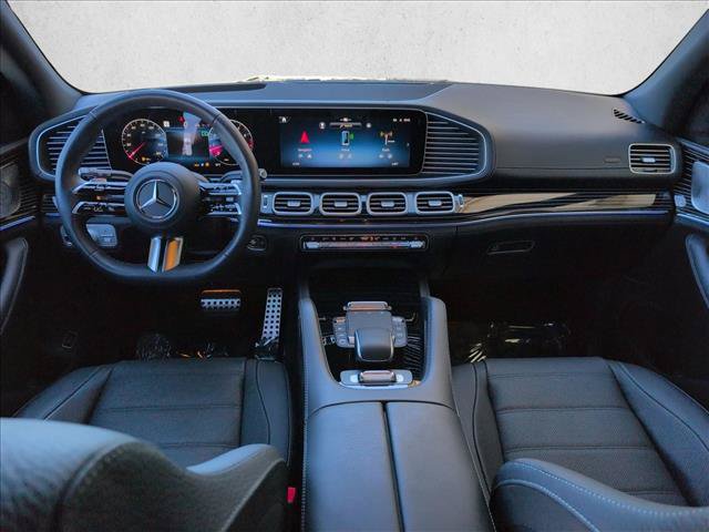 Used 2025 Mercedes-Benz GLS 580 4MATIC image 19