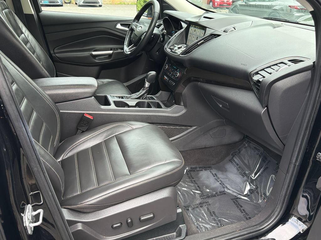 Used 2018 Ford Escape Titanium w/ Ford Safe & Smart Package AWD/4WD image 11
