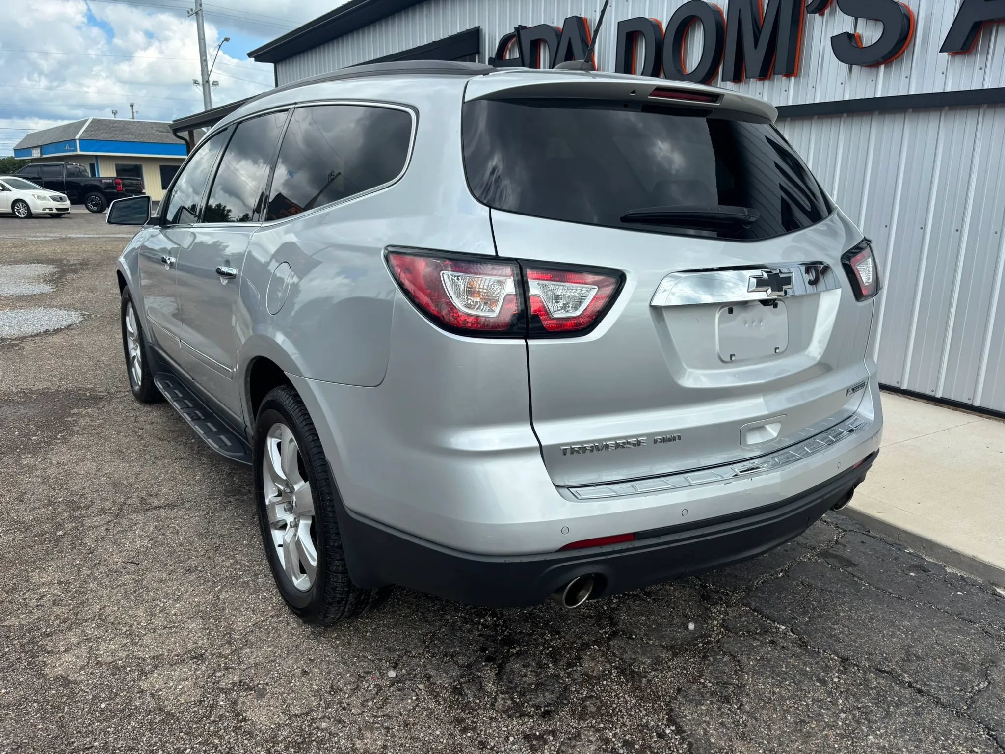 Used 2017 Chevrolet Traverse Premier AWD/4WD image 3