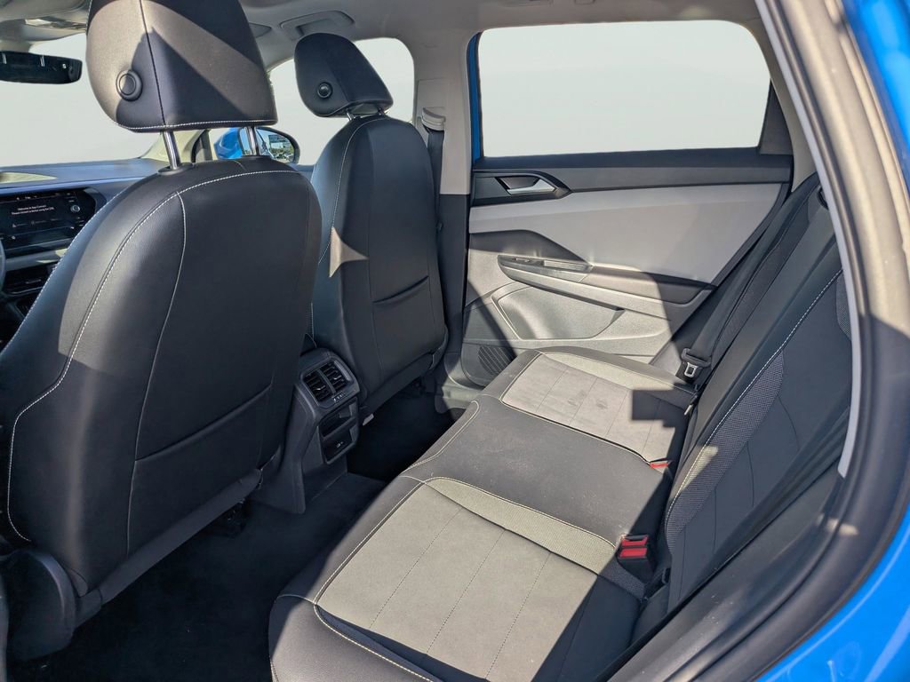 Certified 2023 Volkswagen Taos SE w/ Panoramic Sunroof Package FWD image 14