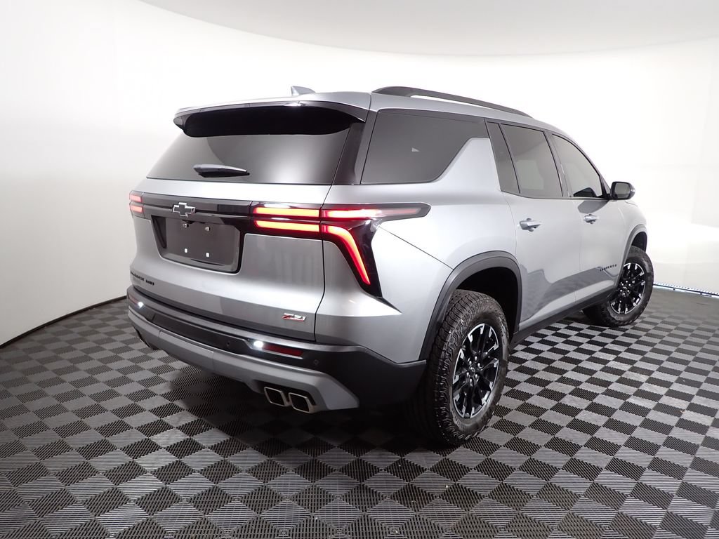 Used 2025 Chevrolet Traverse Z71 AWD/4WD image 18