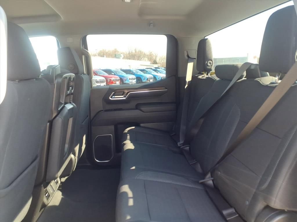 Used 2024 Chevrolet Silverado 1500 LT image 16