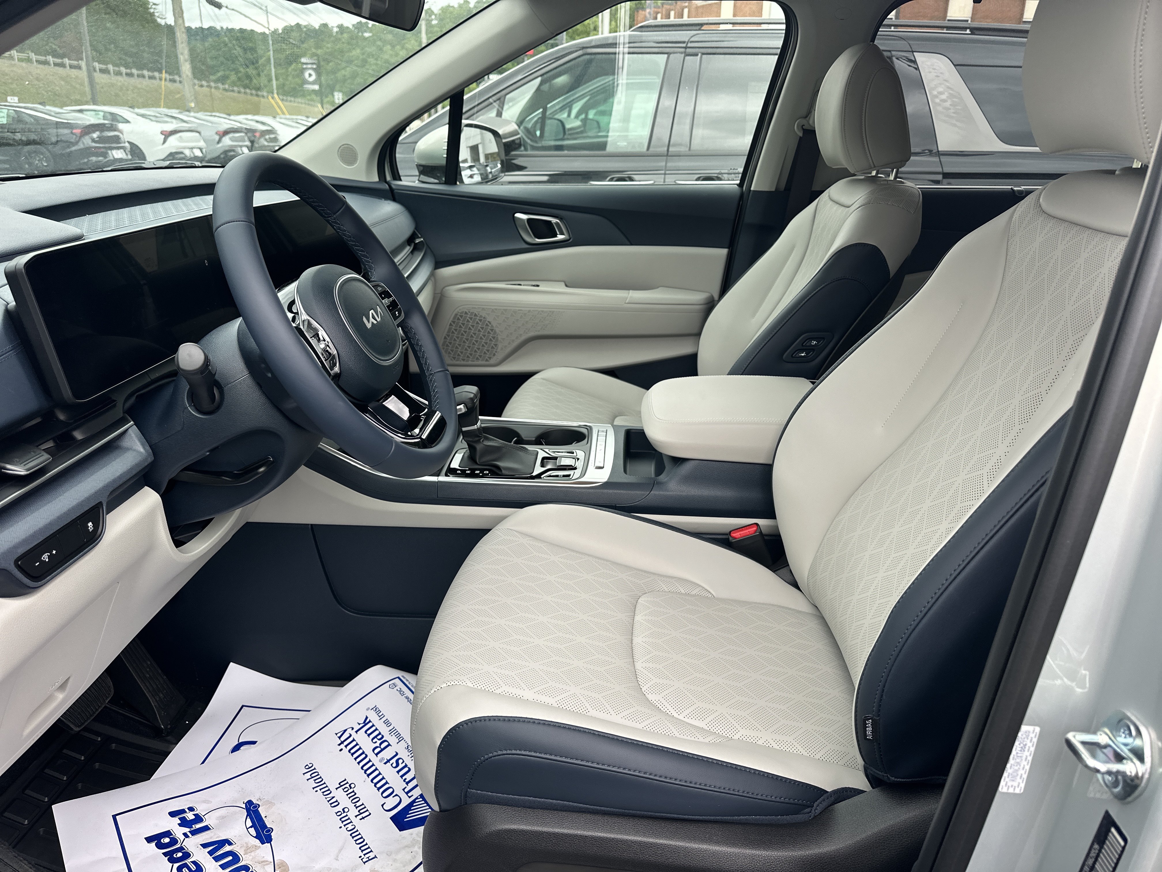 New 2026 Kia Carnival EX FWD image 7