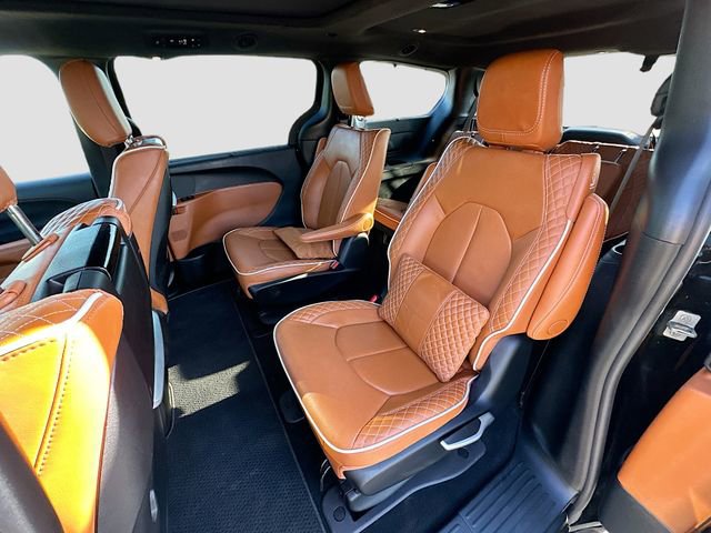 Used 2025 Chrysler Pacifica Pinnacle image 26