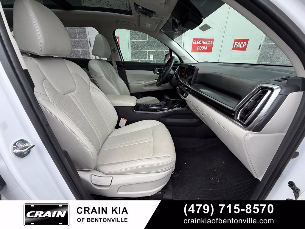 Certified 2025 Kia Sorento S w/ Panoramic Sunroof Package FWD image 29