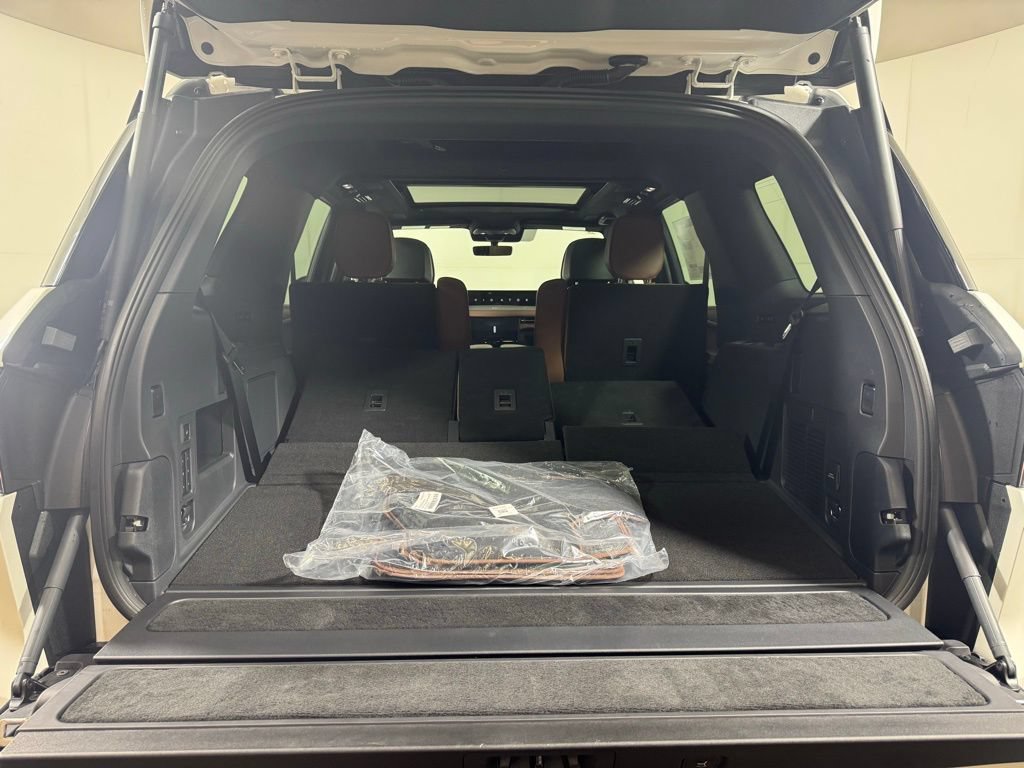 New 2026 Lincoln Navigator Reserve AWD/4WD image 26