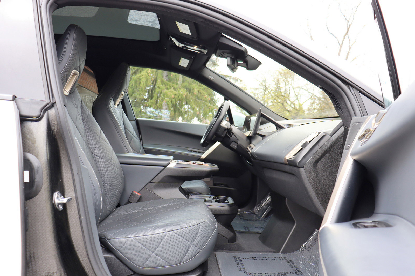 Used 2022 BMW iX xDrive50 w/ Sport Package AWD/4WD image 20