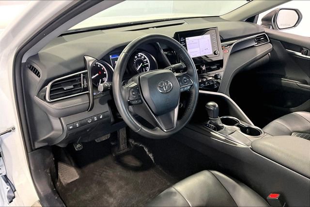 Used 2024 Toyota Camry SE image 17