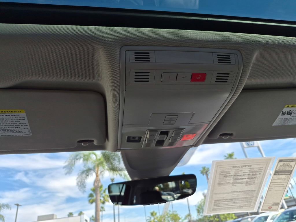 Used 2019 Volkswagen Tiguan SEL Premium w/ 3rd Row Seat Package image 19