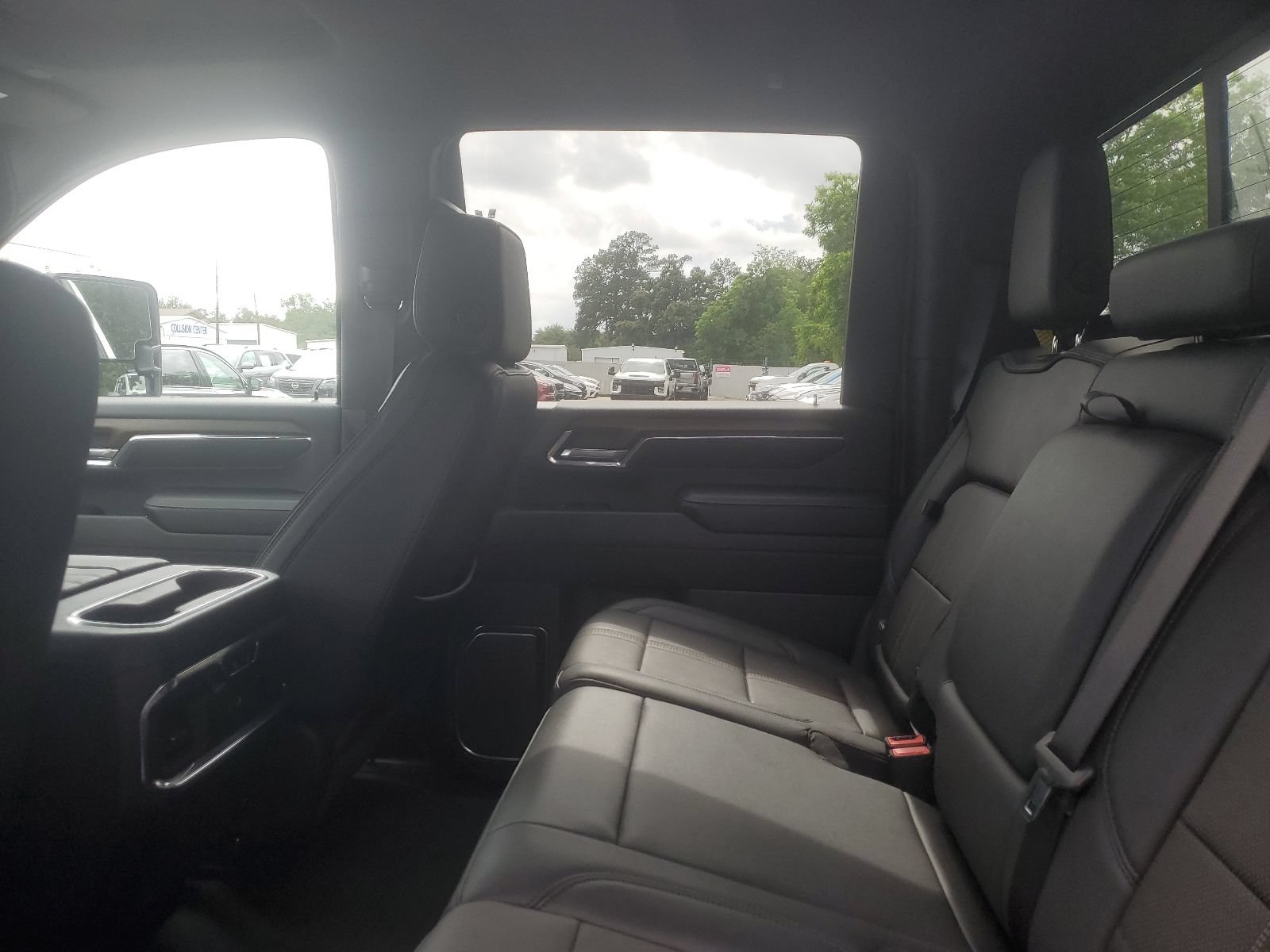 Used 2024 Chevrolet Silverado 2500 High Country w/ Technology Package AWD/4WD image 14