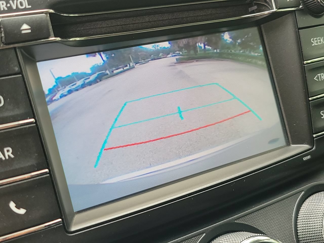 Used 2017 Toyota RAV4 LE FWD image 25