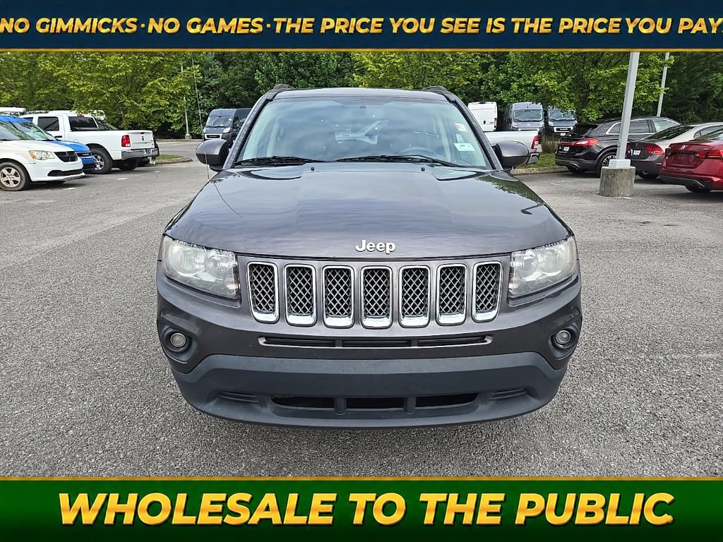 Used 2015 Jeep Compass Latitude FWD image 2