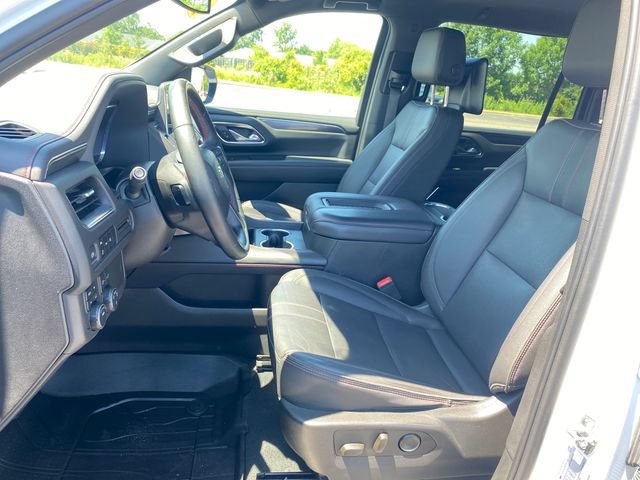 Used 2023 Chevrolet Suburban RST AWD/4WD image 15
