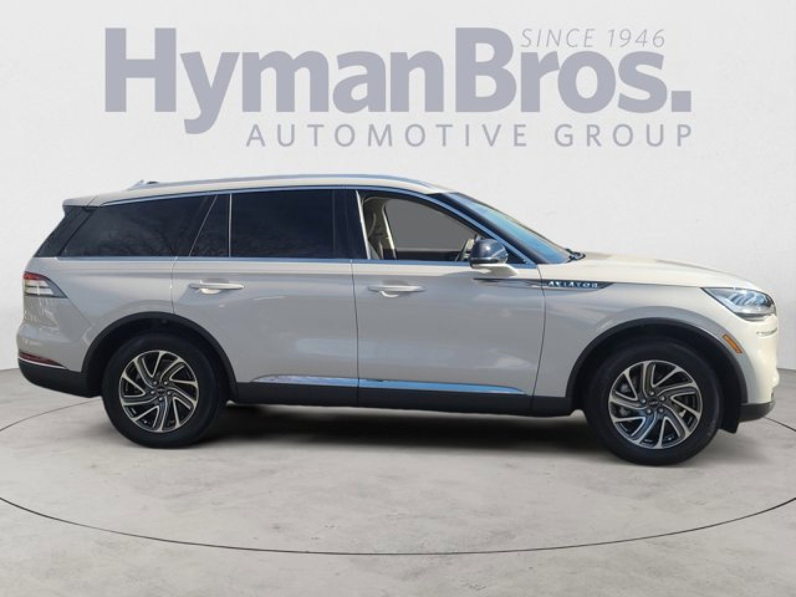 Used 2021 Lincoln Aviator AWD w/ Class IV Trailer Tow Package image 2