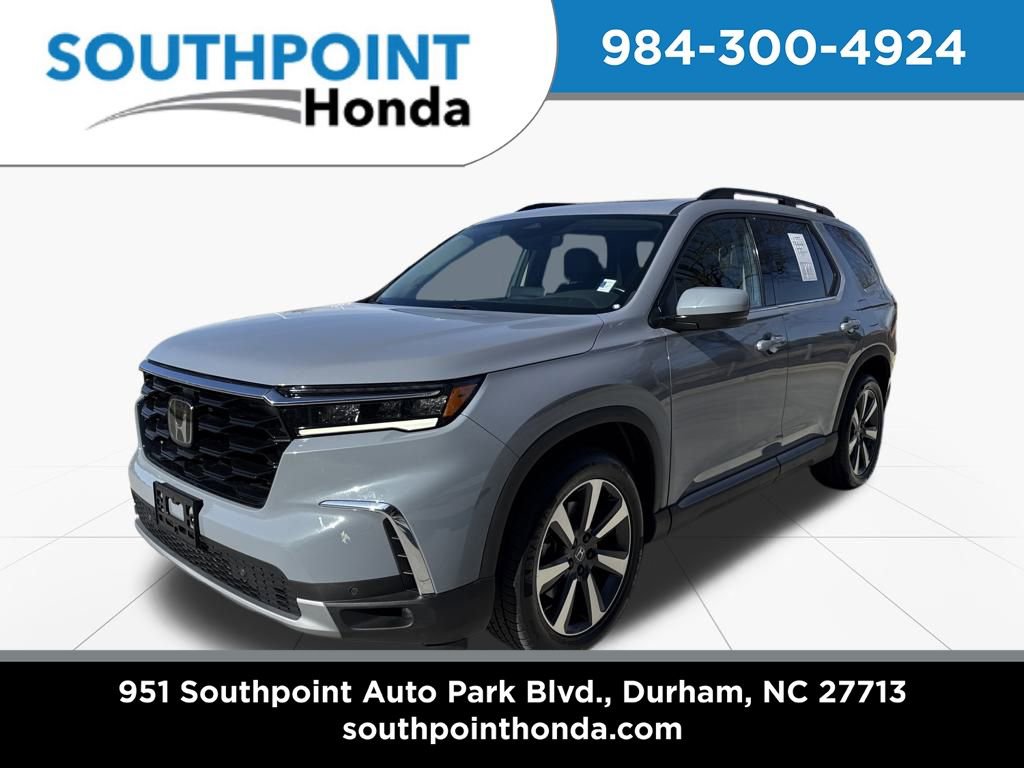 Used 2023 Honda Pilot Touring image 3