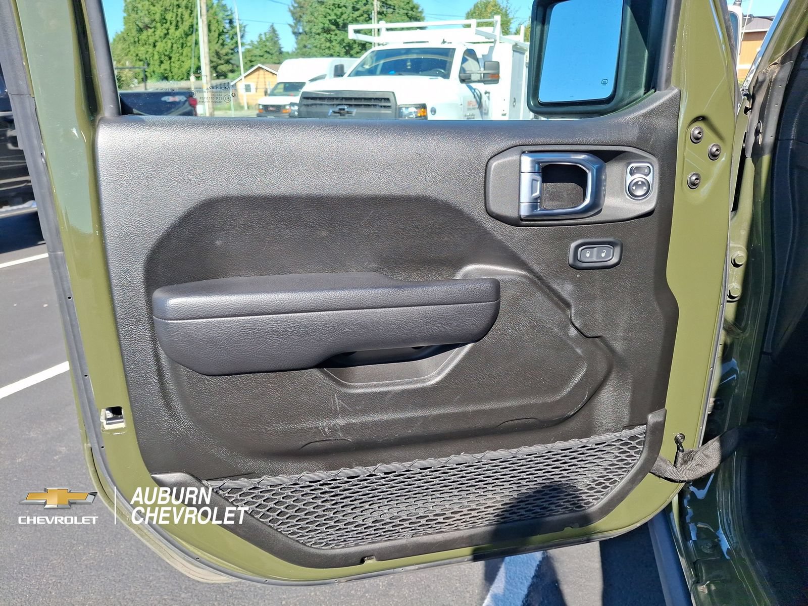 Used 2024 Jeep Wrangler Unlimited Rubicon 4xe AWD/4WD image 13