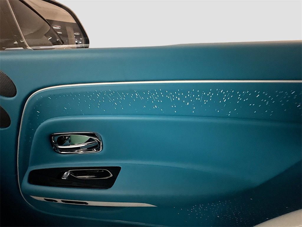 Used 2025 Rolls-Royce Spectre image 38