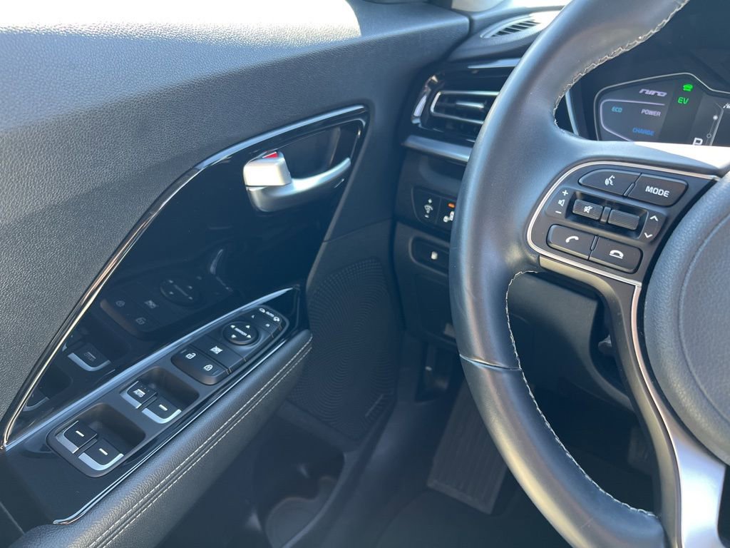 Used 2022 Kia Niro Touring Special Edition FWD image 19
