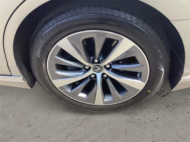 Used 2019 Lexus LS 500 AWD w/ Accessory Package (Z2) image 14