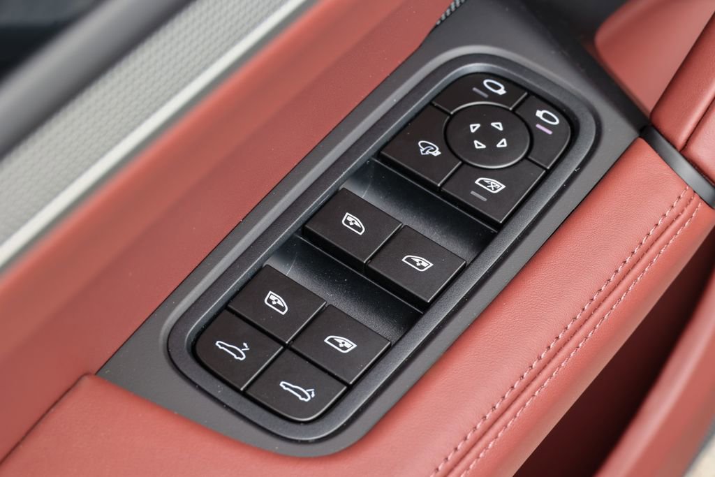 New 2026 Porsche Cayenne S AWD/4WD image 8
