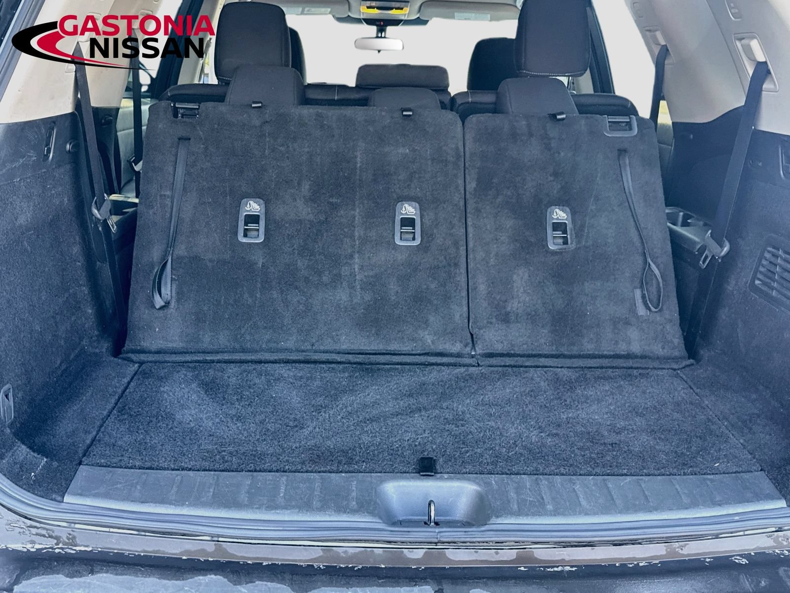 Used 2025 Nissan Pathfinder SV FWD image 33