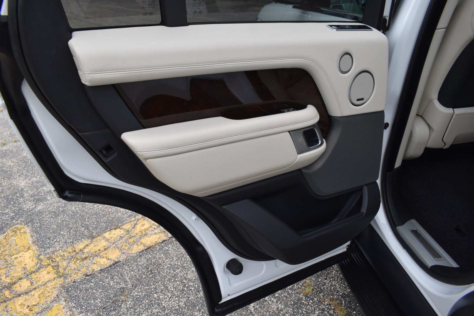 Used 2021 Land Rover Range Rover AWD/4WD image 33