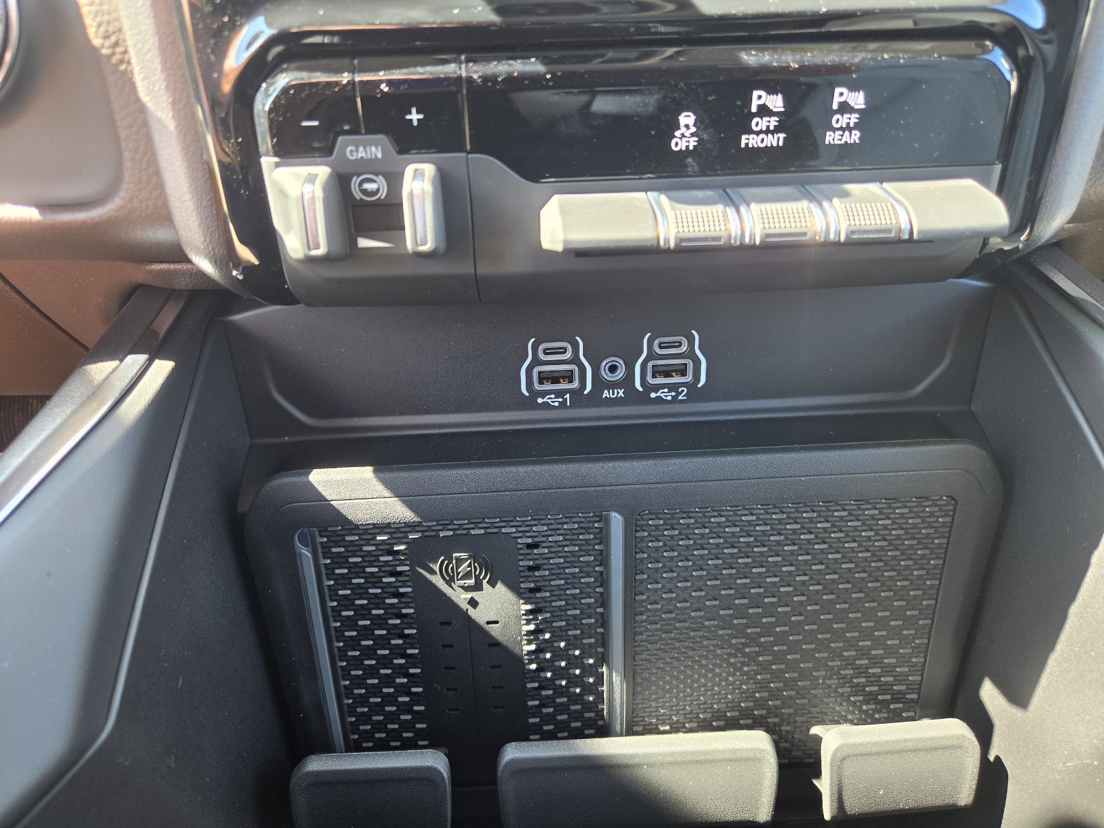 New 2027 RAM 1500 Laramie w/ Chrome Appearance Group AWD/4WD image 15
