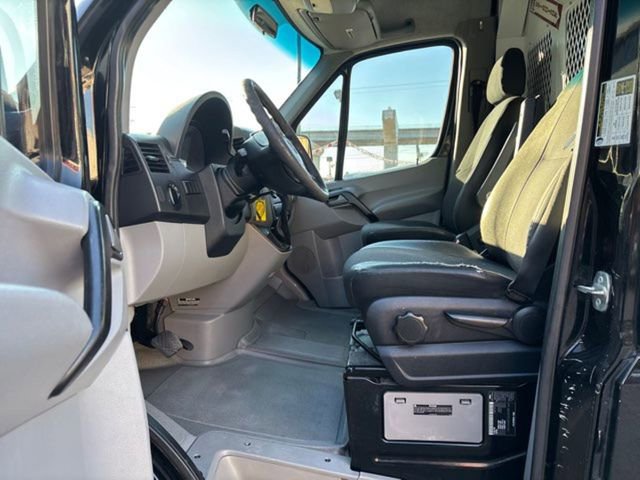 Used 2013 Mercedes-Benz Sprinter 2500 image 21