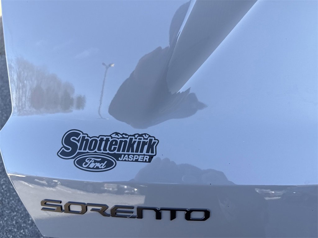 Used 2025 Kia Sorento SX image 19