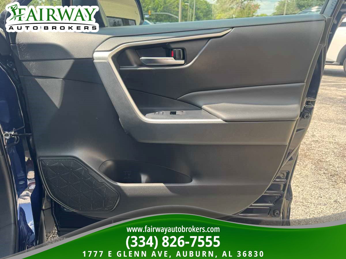Used 2023 Toyota RAV4 XLE w/ Convenience Package FWD image 30