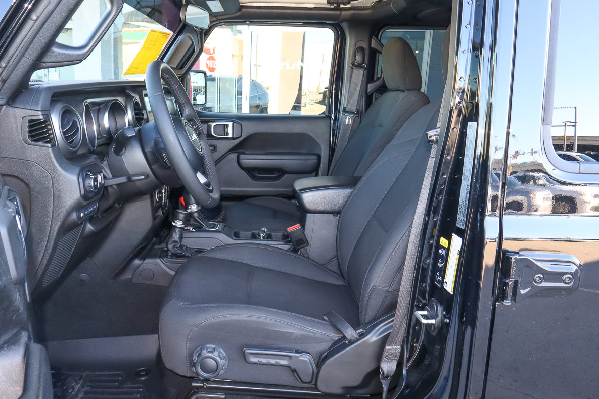 Used 2023 Jeep Wrangler Unlimited AWD/4WD image 7