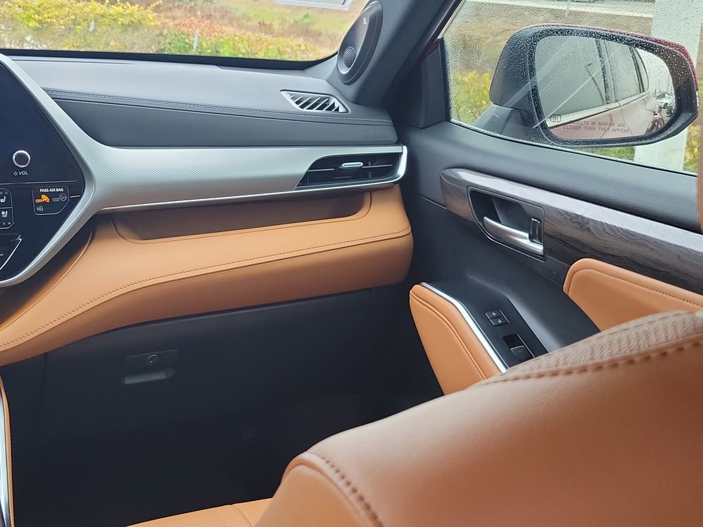 Used 2023 Toyota Highlander Platinum image 23