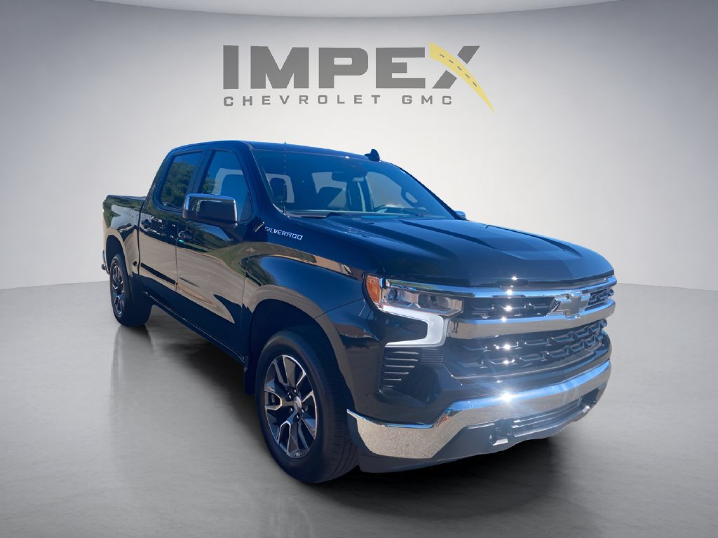 Used 2024 Chevrolet Silverado 1500 LT AWD/4WD image 7