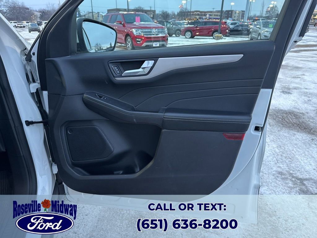 Used 2022 Ford Escape SEL image 35